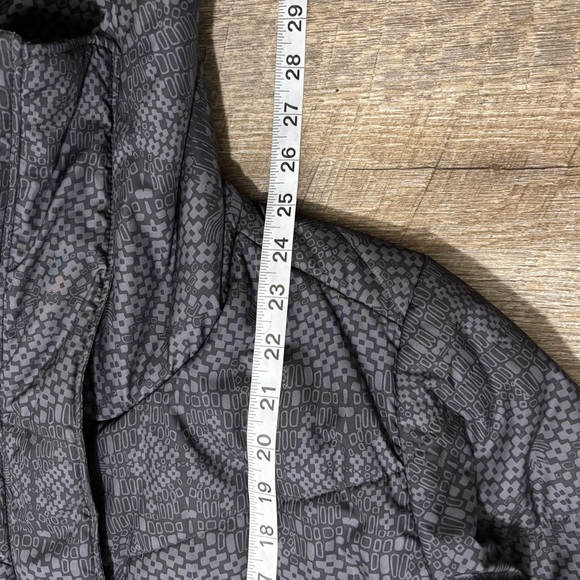 Patagonia Puffer Jacket Women's M Full Zip Gray Insulated AOP Geometric - Picture 5 of 9